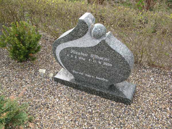 Billede af gravsten på Thyborøn Kirkegård